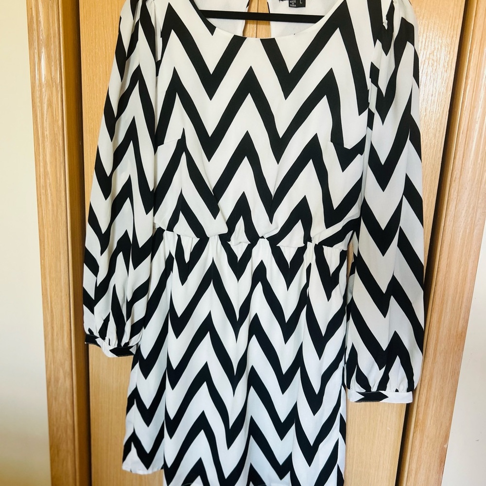 Elegant Chevron Long Sleeve Dress